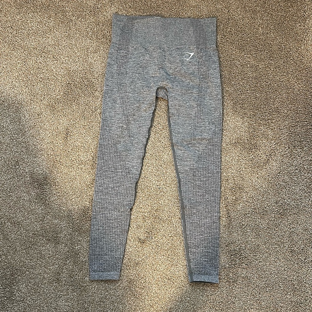 Gym shark leggings